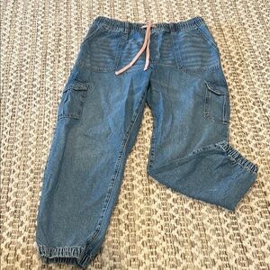 American Eagle Outfitters cargo, jogger style jeans with pink tie size Large